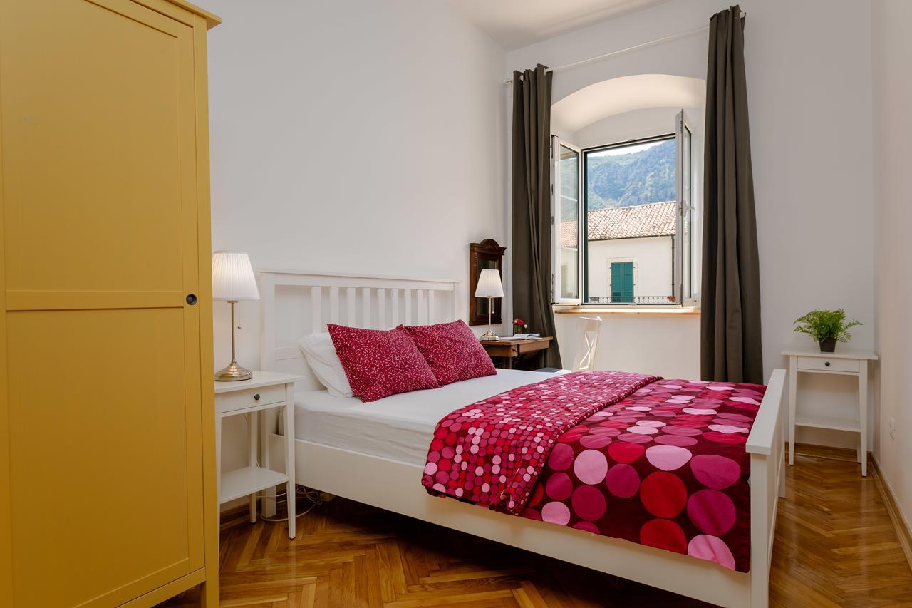 Old Town Clock Tower Apartment Kotor Exterior foto